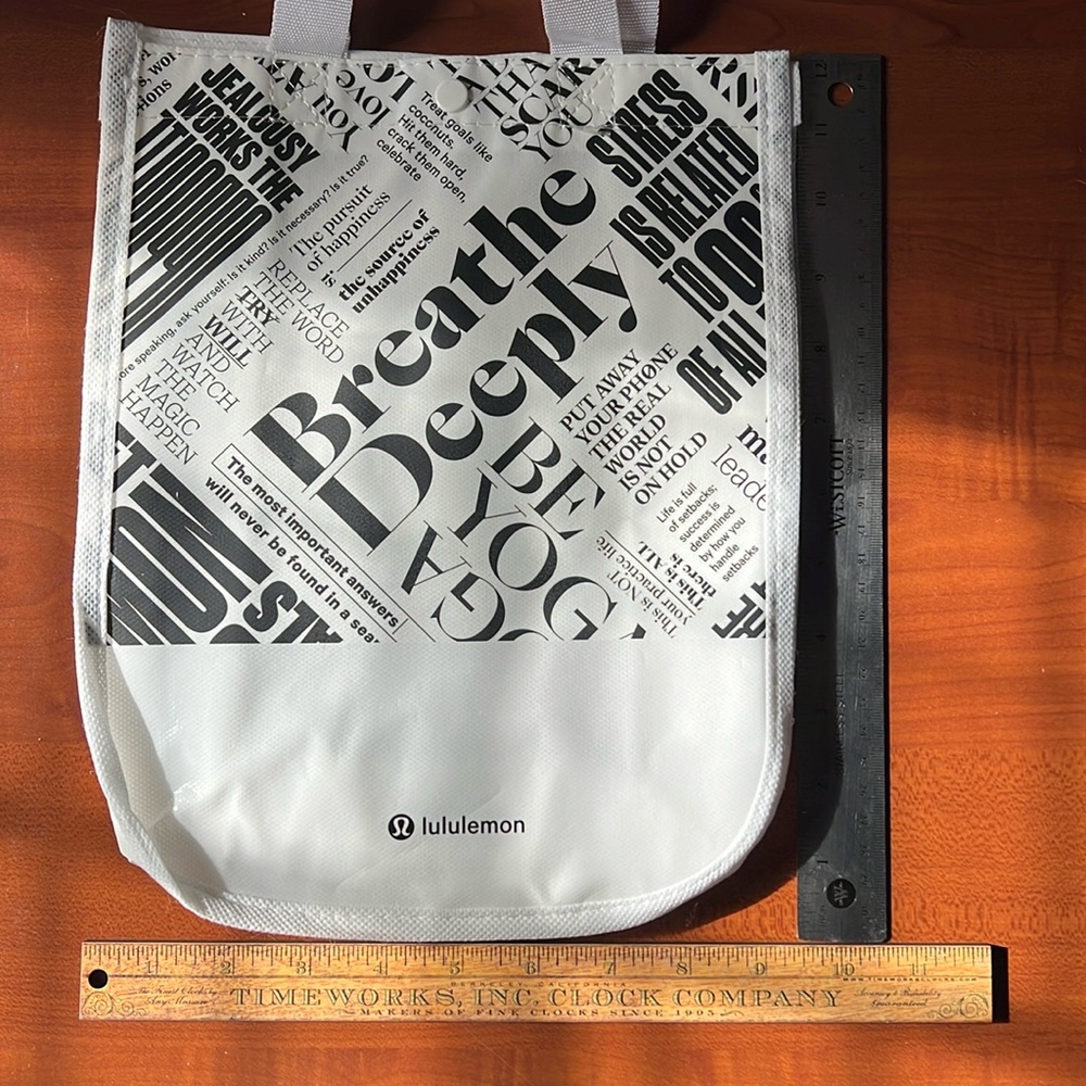 Lululemon reusable bag 9.5 x 12